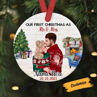 Personalized Newlywed Ornament, First Christmas Married Gift, Couple Christmas Circle Ornament - Thegiftio UK