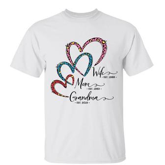 Grandma Est Heart Personalized T-Shirt - Gift for Grandma - Thegiftio UK