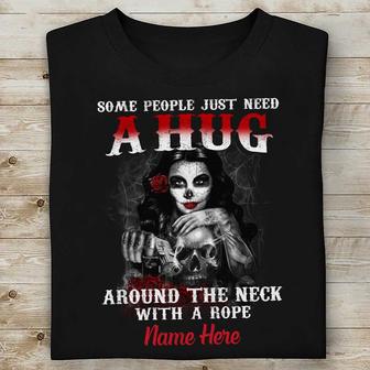 Personalized Skull Hug Around The Neck T Shirt - Thegiftio UK