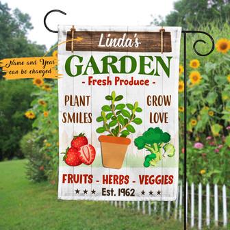 Personalized Garden Flag for Gardening Enthusiasts - Thegiftio UK