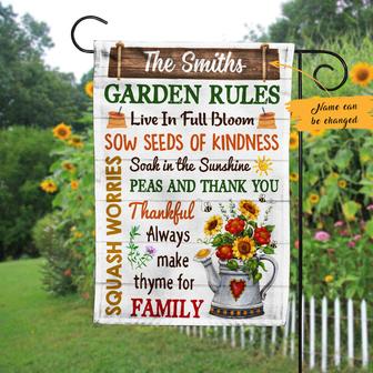 Personalized Garden Flag for Gardening Enthusiasts - Thegiftio UK