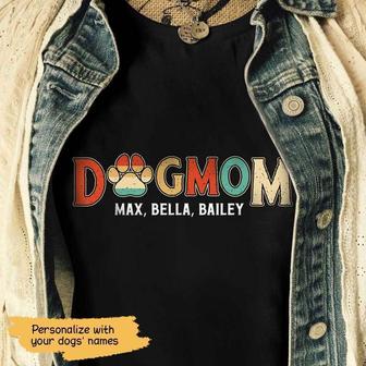 Dog Mom Retro Personalized T-Shirt - Gift for Dog Moms - Thegiftio UK